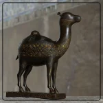 مجسمه دست ساز شتر فلزی نقره کوب