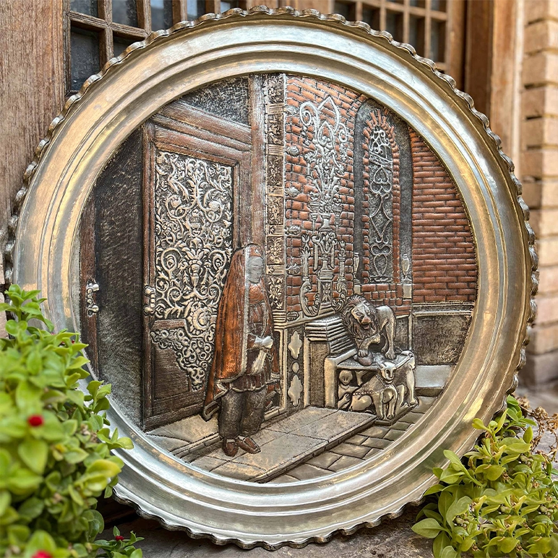 سینی قلم زنی مسی طرح درب تالار آینه کاخ گلستان