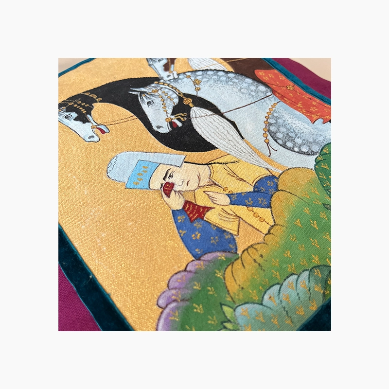 کوسن سنتی دست ساز طرح اسب ایرانی