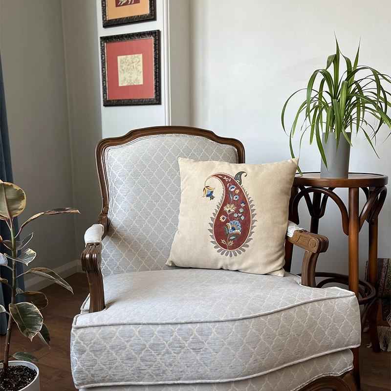 کوسن سنتی دست ساز طرح گل بته جقه