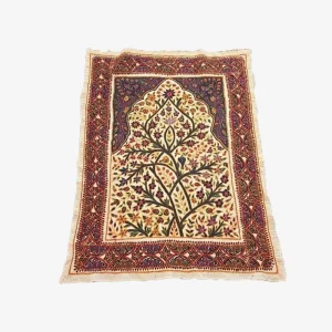 رومیزی پته دوزی دست ساز طرح شکوفه‌های روشن بهار