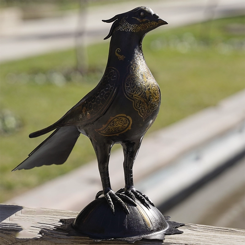 مجسمه دست ساز کبوتر فولادی نقره کوب