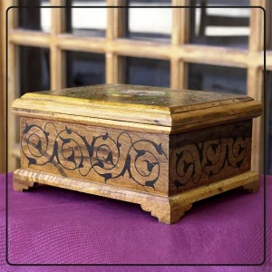 جعبه دست ساز چوبی با نقاشی مینیاتور طرح گل