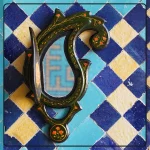 آینه دست‌ ساز پاپیه ماشه طرح بته‌ جقه با نقاشی مینیاتوری گل و مرغ