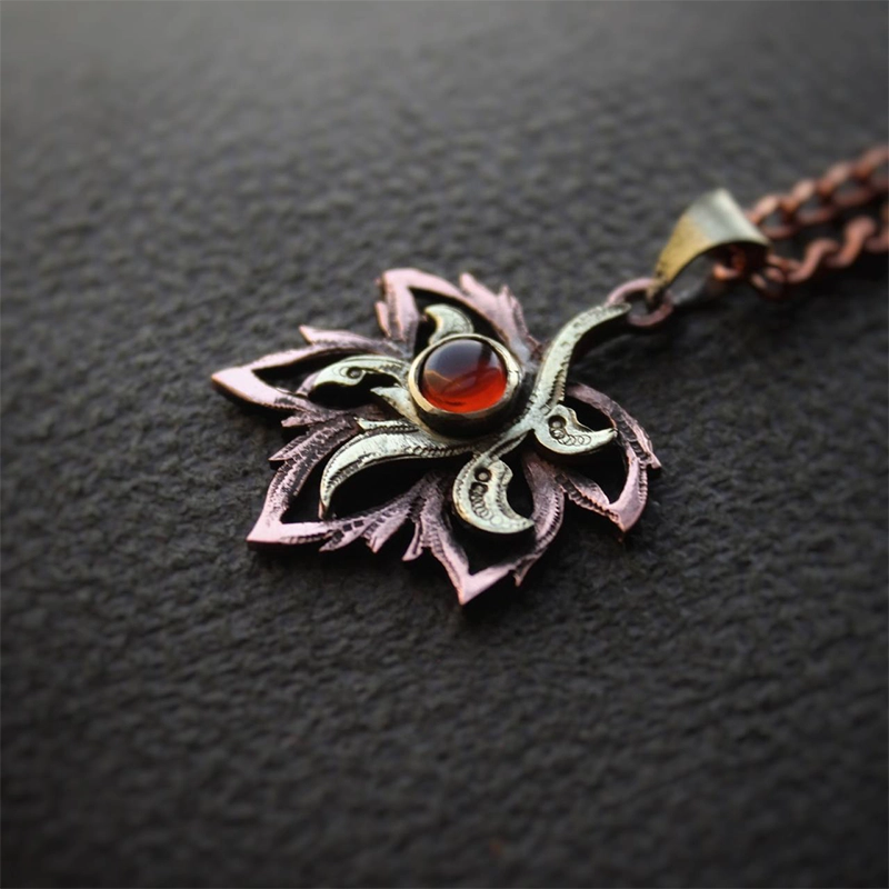 Handmade Brass Necklace with Red Embroidered Flower Necklace 01 گردنبند دست ساز برنجی طرح برگ پنج پر با سنگ عقیق قرمز
