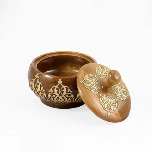 ظرف چوبی درب دار معرق کاری با نقش گره‌ چینی