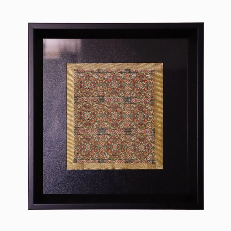 تابلو پارچه زربافت ابریشمی طرح بازوبند هندسی