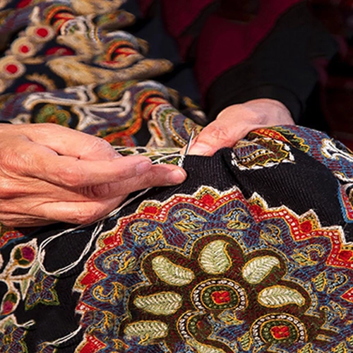 پته دوزی کرمان: از اصالت تاریخچه و رمز نقوش تا راهنمای خرید پته اصل