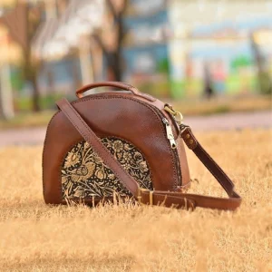 کیف چرمی دست ساز قلم زنی طرح گل و مرغ مدل آوا