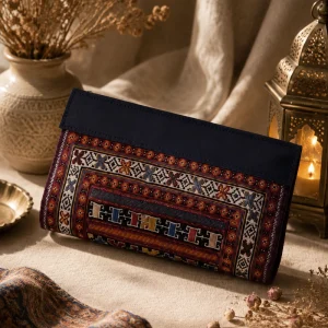 کیف چرمی دست دوز طرح نقش آقتاب شرقی