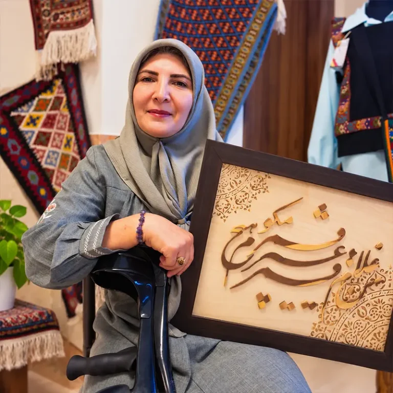 پشت‌صحنه کار خانم فاطمه عاقلی